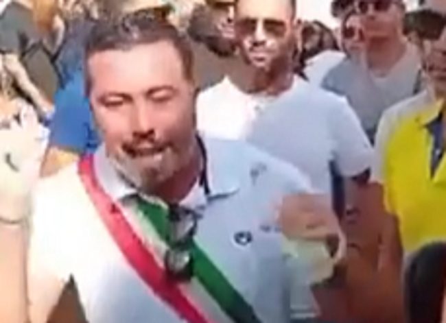 Residenti di Lampedusa in protesta, secco “no alla tendopoli” nell’ex base militare Loran