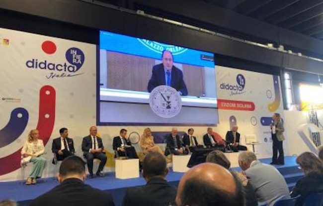 Didacta Sicilia, lezione speciale con docente di fisica star di TikTok