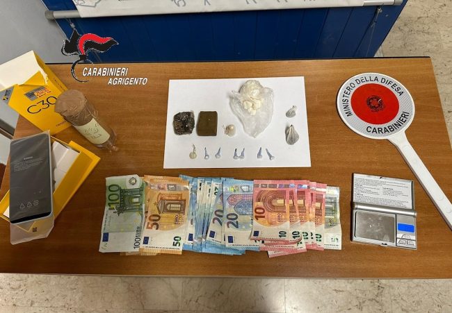 Chiuso “supermarket” della droga a Ribera, cinque arresti