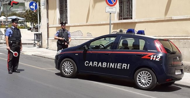 Giovane ladro denunciato per furto aggravato nel Siracusano