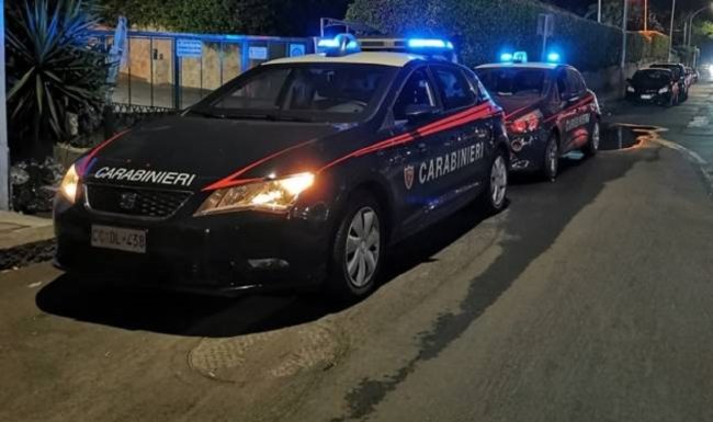 Tradito dal nervosismo, 21enne nascondeva la droga nel borsello