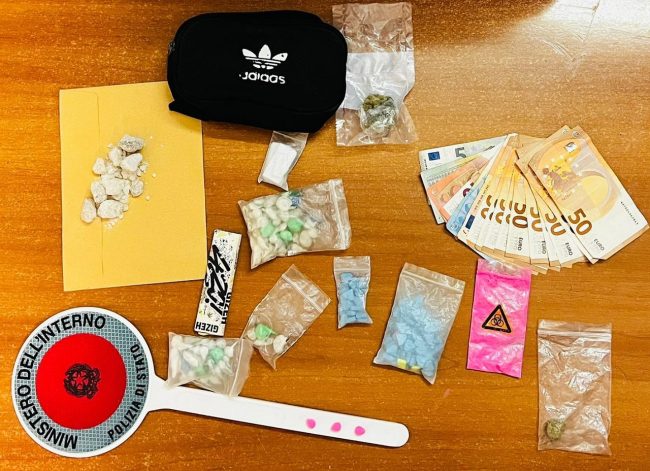 Droga per tutti i “gusti” a Catania, arrestati due giovani