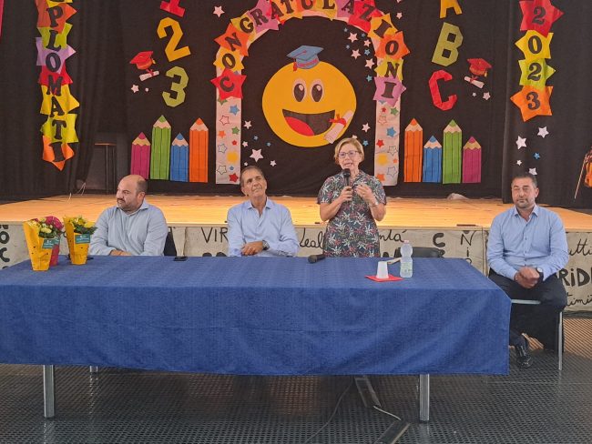 L’I.C. “A. Malerba” di Catania apre in bellezza il nuovo anno scolastico ospitando il sindaco – VIDEO e FOTO