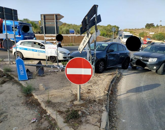 Tre “miracolati” dopo un violento incidente a Noto