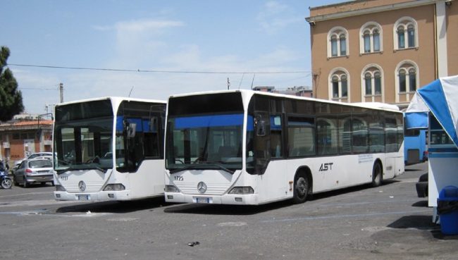 Ast, tesseramenti gratuiti per gli anziani catanesi