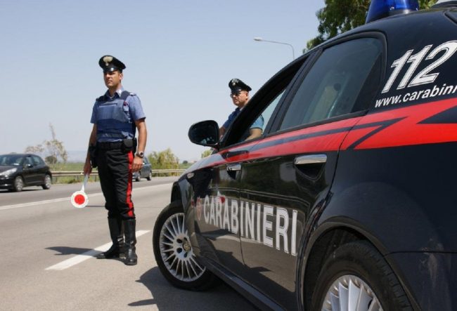 Maltrattamenti in famiglia e guida senza patente, arresti e denunce nel Ragusano
