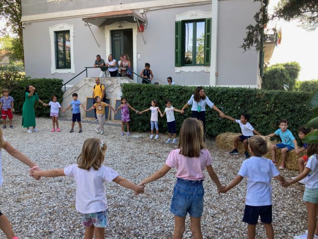 Desideri ed emozioni, un tema comune per le attività didattiche del nuovo anno scolastico all’istituto “John Dewey”