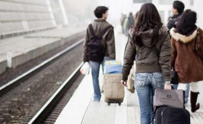 Emigrazione giovanile, vescovo Marciante: “Nelle loro tasche c’è il domani”