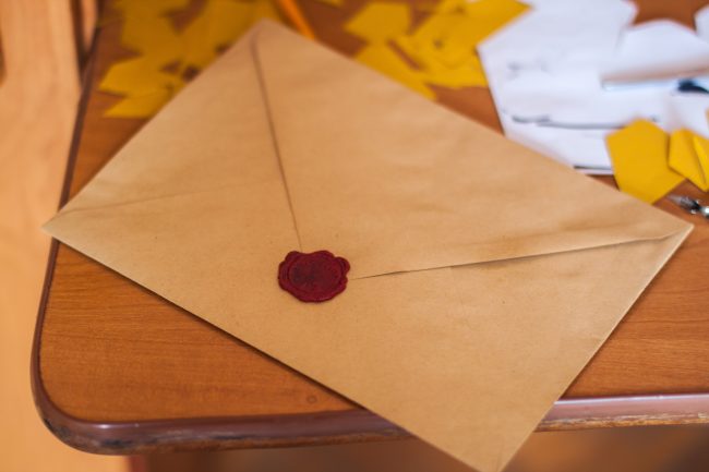 Catania, donna si lancia dal balcone e muore: in casa trovata una lettera d’addio