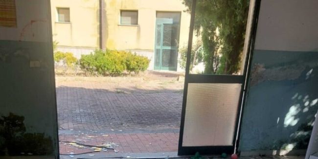 Danni al centro sportivo Don Pino Puglisi a Montelepre, denunciati 3 minorenni