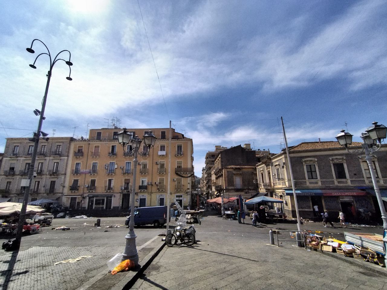 Servizi igienici e pulizia per piazza Carlo Alberto: le proposte del sindacalista Scalia