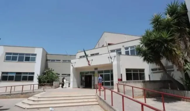 Palermo, furto nella scuola Falcone allo Zen