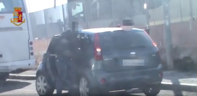 Operazione a Catania contro il traffico di esseri umani, arresti e ricercati