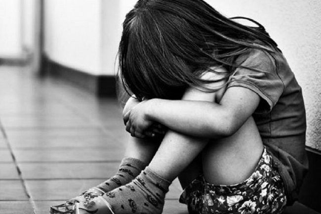 Violenza sessuale di gruppo ai danni di due sorelline: gli indagati sono tutti parenti