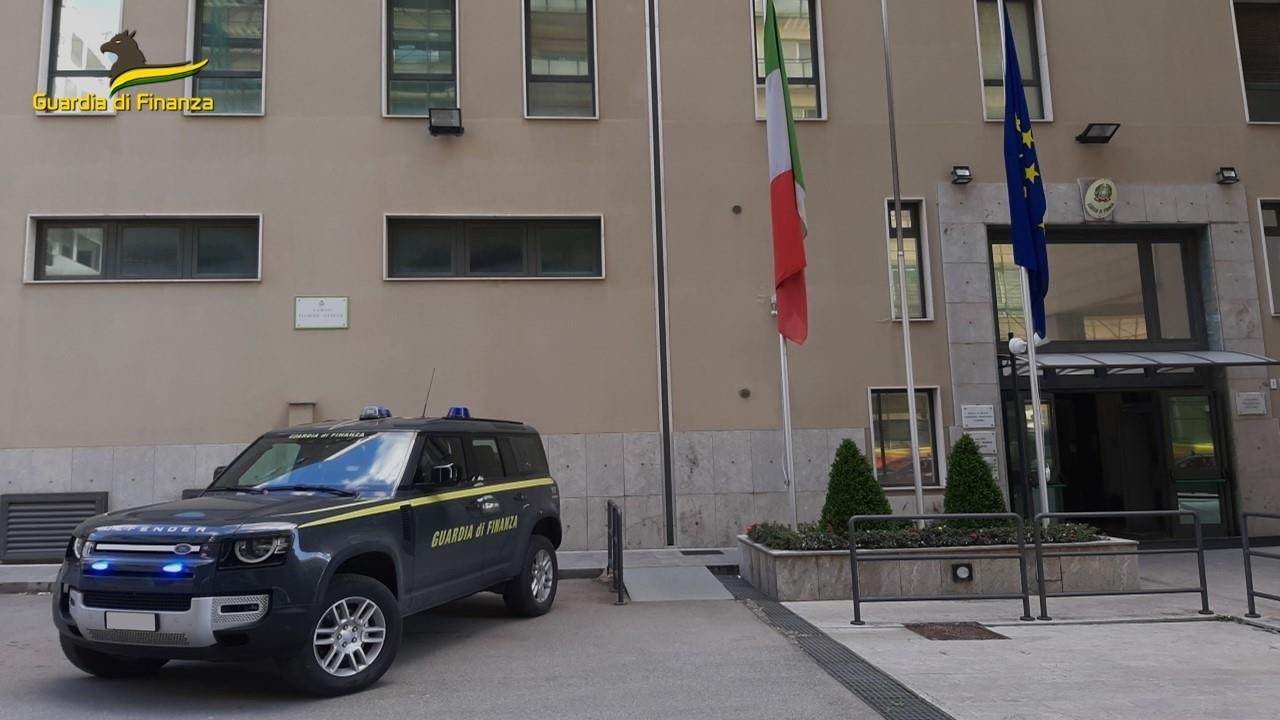 Estorsione nei lavori di ristrutturazione della Stazione Marittima di Palermo