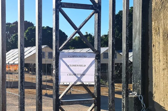 Panchine tolte alla villa comunale di Campobello di Mazara: bivaccavano i migranti