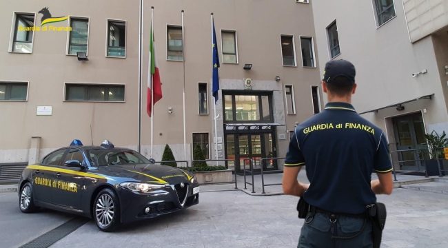 Truffe sul reddito di cittadinanza, mazzette ad un Caf per ottenere false dichiarazioni