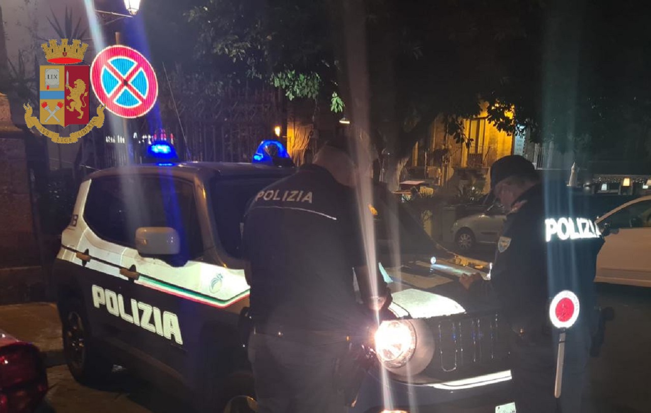 Parcheggiatori abusivi e motociclisti indisciplinati, controlli al Castello Ursino