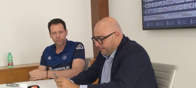 La Saturnia presenta il nuovo tecnico Cezar Douglas Silva: “Grande progetto, facile dire di sì”