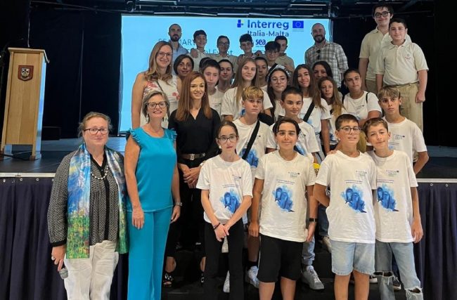 Il ministro dell’Ambiente maltese riceve gli studenti dell’I.C. ”De Roberto” di Catania alla cerimonia di premiazione dei vincitori del progetto INTERREG Sea Marvel ITALIA-MALTA