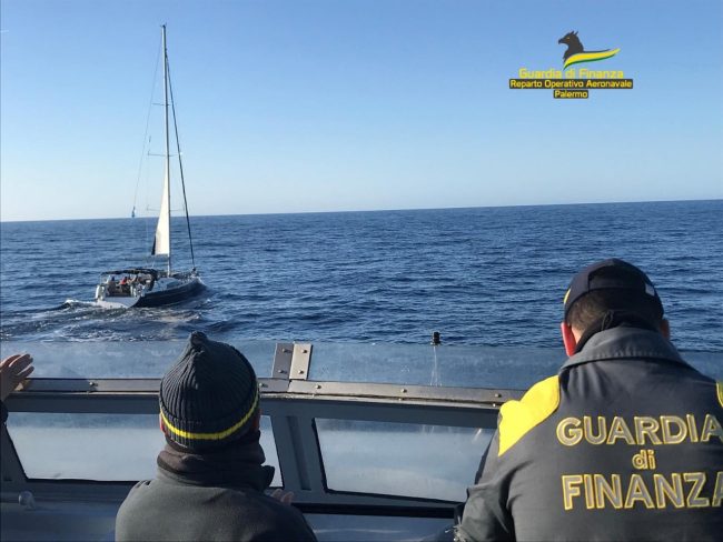 Mini crociere irregolari, riscontrate violazioni in Sicilia