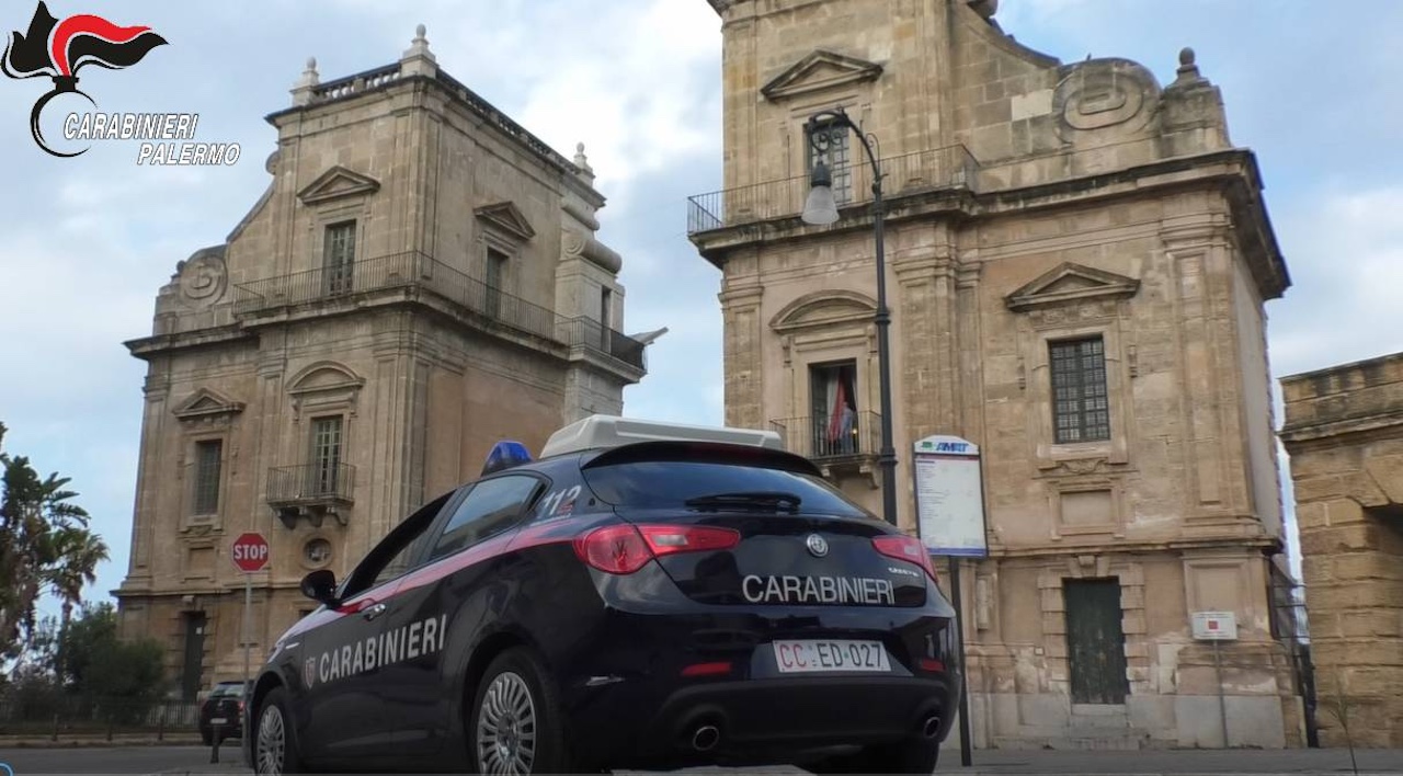 Ancora furti di auto a Palermo, due arrestati: uno è minorenne
