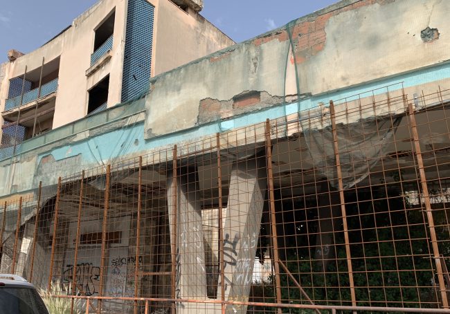 Palazzo di via Bernini ancora in preda al degrado: l’appello del presidente Carnazza