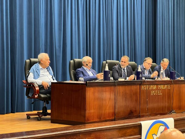Convention di Mpa a Palermo, Lombardo: “Siamo qui per far rinascere lo spirito dell’autonomia”