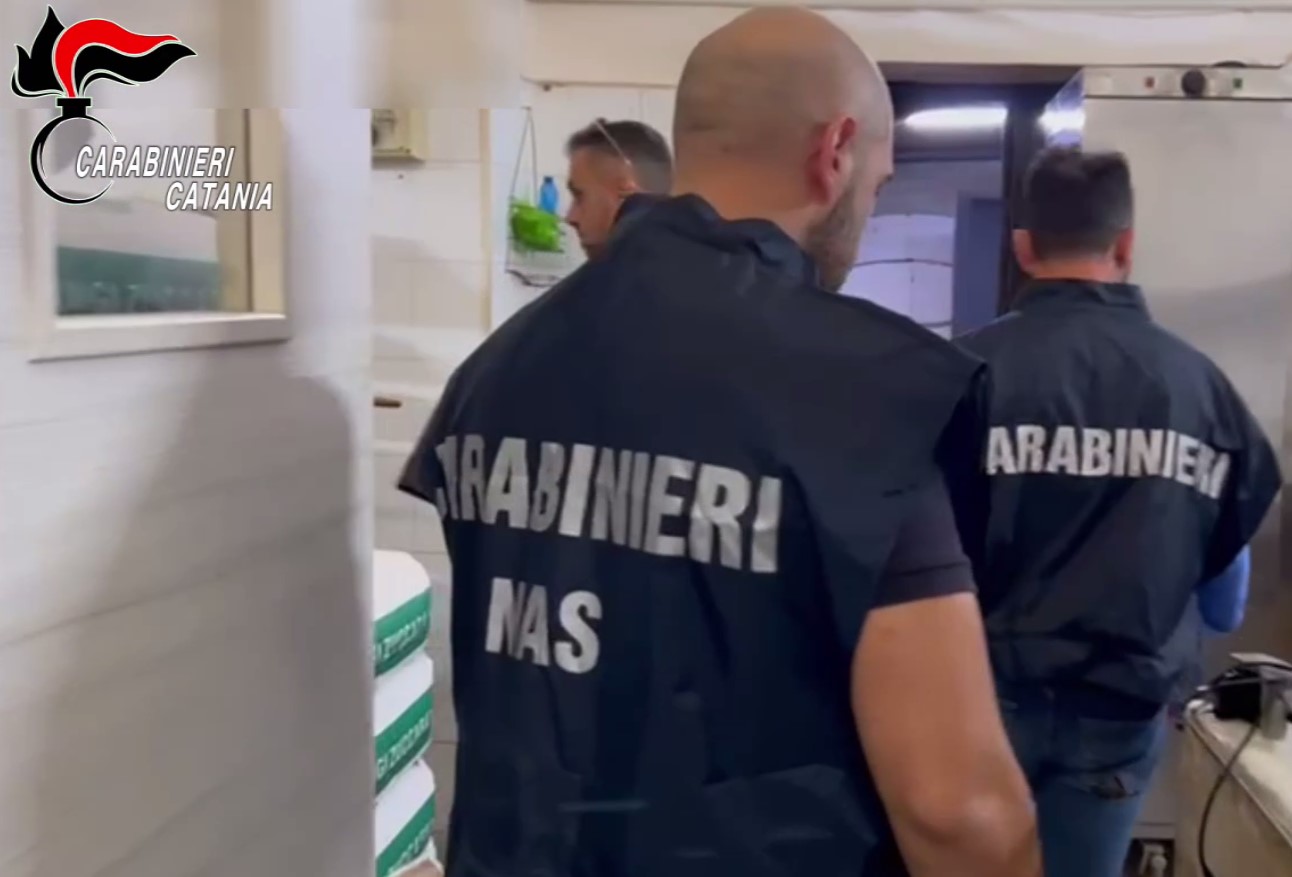 Catania, panificio degli “orrori” era la base dello spaccio: 2 arrestati – VIDEO