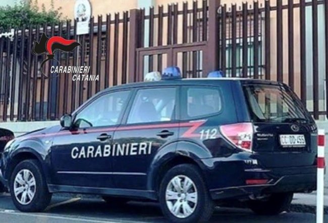 “Ti sparo nda facci, ti scannu”, rapinato un supermercato nel Catanese