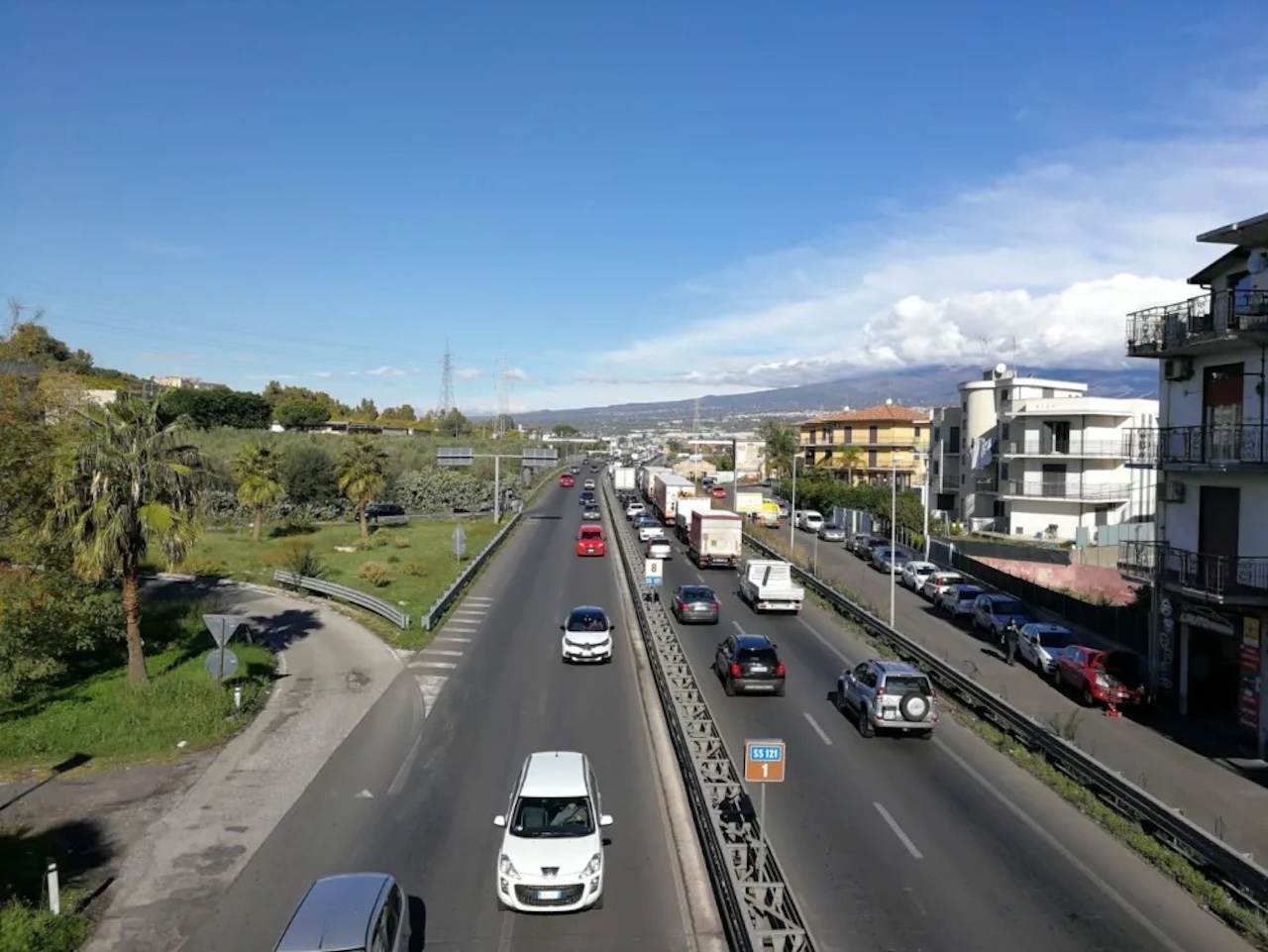 Incidente sulla Statale 121, traffico bloccato in direzione Catania