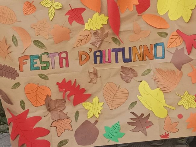 In autunno alla Cavour di Catania, come da tradizione, tra canti e balli, si vendemmia!