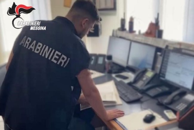 Rubavano auto in sosta sulla pubblica via o nei parcheggi dei supermercati: beccati dai carabinieri