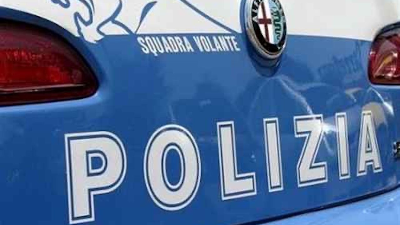 Arrestata a Caltanissetta per furto, tentata rapina ed estorsione: ai domiciliari una donna