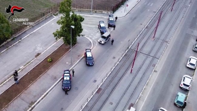 Azzerate tre piazze di spaccio allo Sperone, guadagni per 5mila euro al giorno: 18 indagati