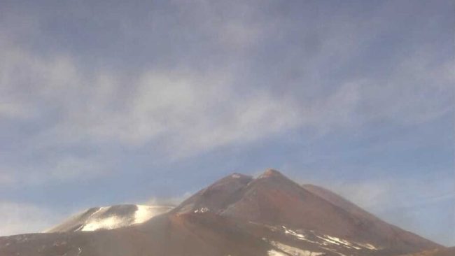 Etna, attività del cratere di Sud-Est si è “bruscamente arrestata”