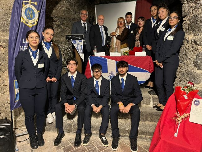 “Una cima rossa per fermare la violenza sulle donne”, campagna promossa dalla Lega Navale Italiana
