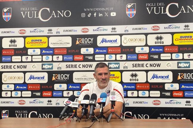 Lucarelli in conferenza prima di Catania-Turris: “Mi aspetto una gara scoppiettante”
