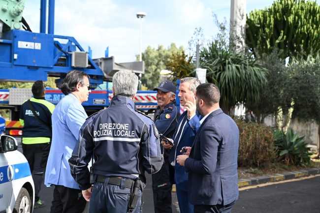 Catania, si riaccendono le torri faro a Ognina – FOTO E VIDEO