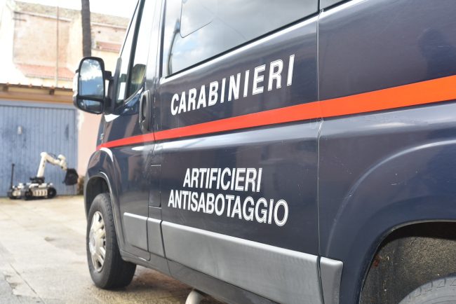 Oltre undici chili di massa esplodente, denunciato un giovane palermitano