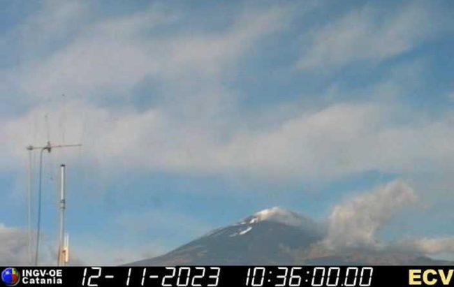 L’Etna torna a farsi sentire, si intensifica l’attività stromboliana dal cratere di Sud-Est