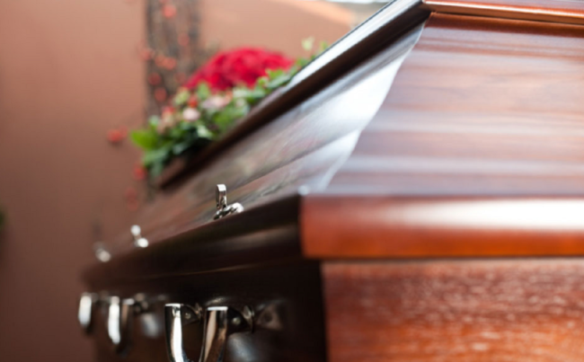 Paternò e Biancavilla a lutto, oggi i funerali di Riccardo e del 45enne caduto dalle scale