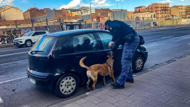 Controlli alla stazione centrale di Catania