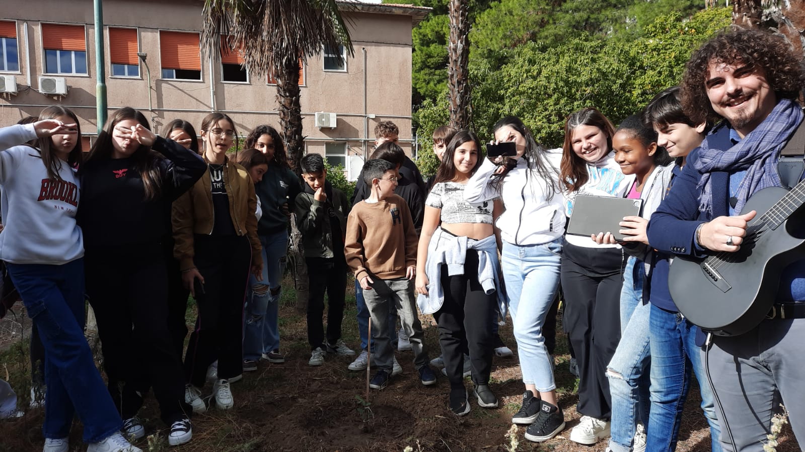 “Giornata Mondiale dell’Albero” celebrata all’istituto Don A. La Mela di Adrano