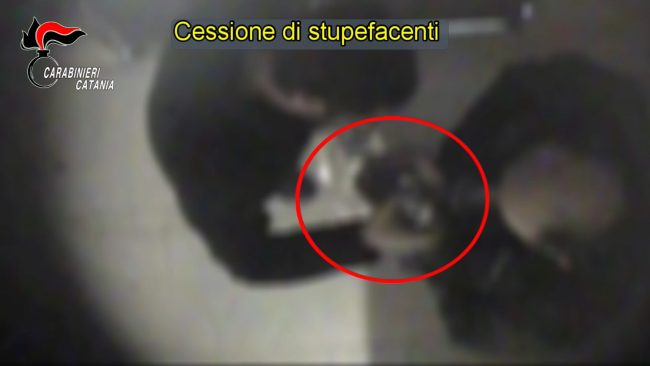 Blitz nella “Fossa dei leoni” a Catania, 14 arresti per droga – VIDEO