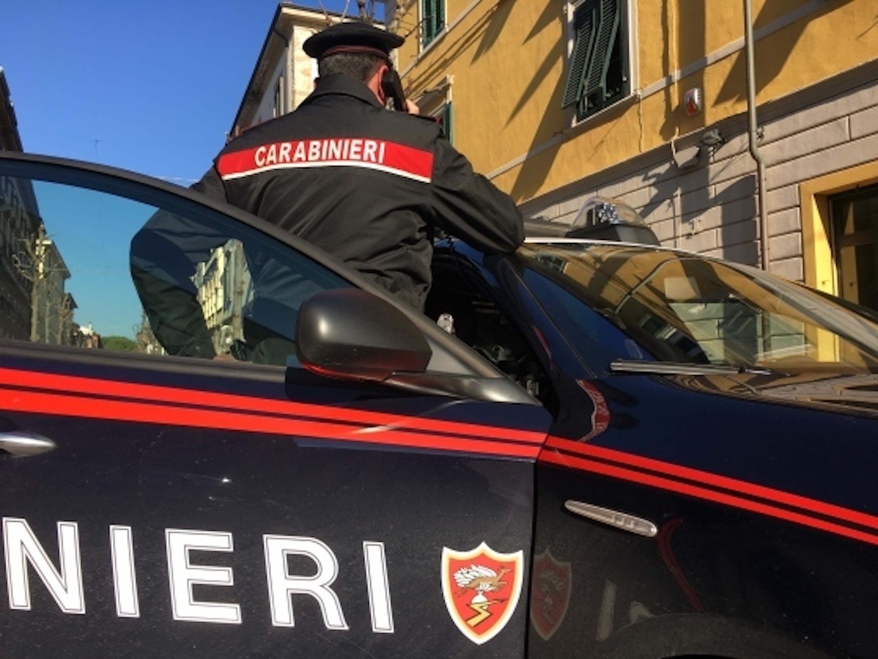 Vuole evitare la multa tentando di corrompere un carabiniere, arrestato 54enne