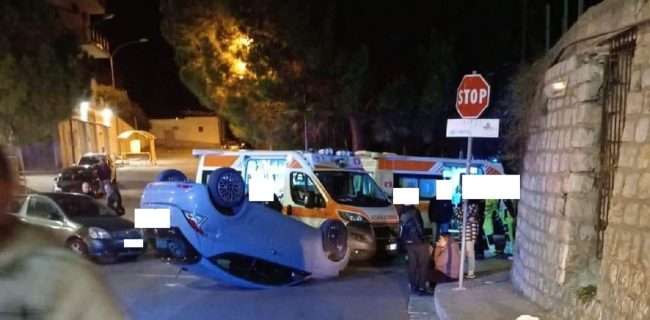 Auto si ribalta a Bagheria