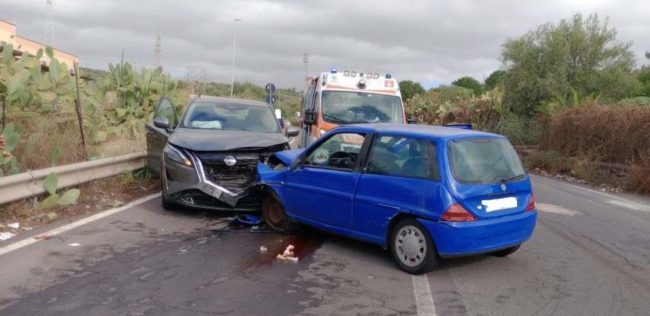 Scontro nel Catanese provoca quattro feriti, due le auto coinvolte