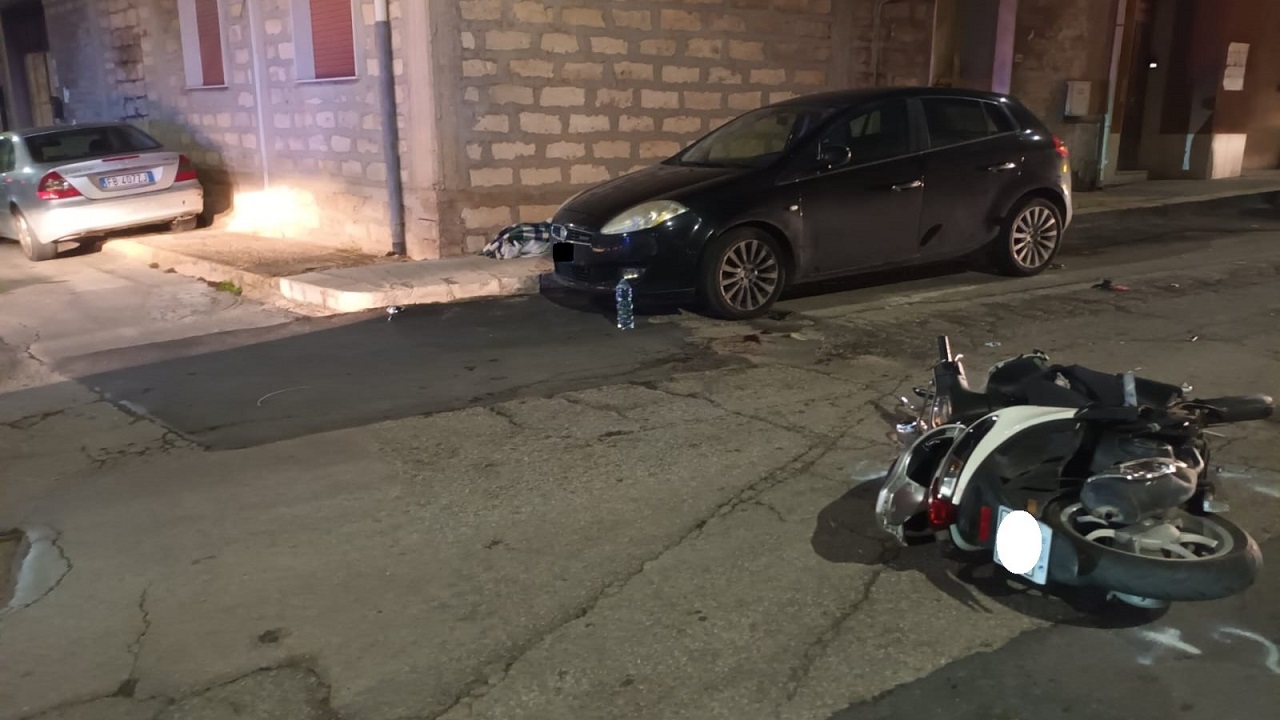 Incidente tra due scooter a Vittoria, c’è un ferito grave – FOTO