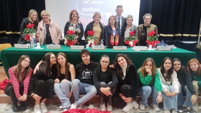 Tavola rotonda al “Mario Rapisardi” di Paternò per combattere la violenza sulle donne